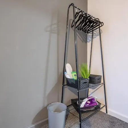 Holiday home 3 Bed Spacious 4 Floor Birmingham