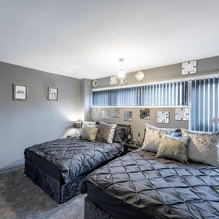 3 Bed Spacious 4 Floor