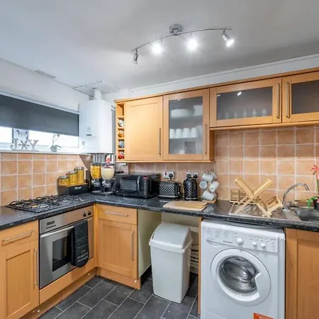 3 Bed Spacious 4 Floor *